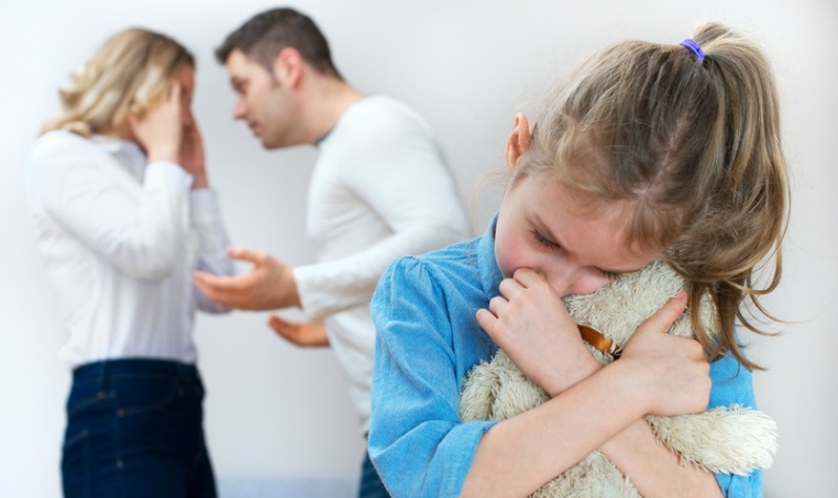 parents arguing, child distressed