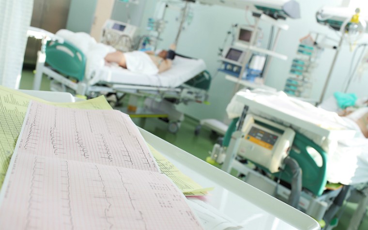 intensive care ward