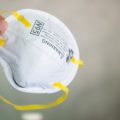 Image of an N95 respirator face mask (credit: dontree / Adobe Stock)