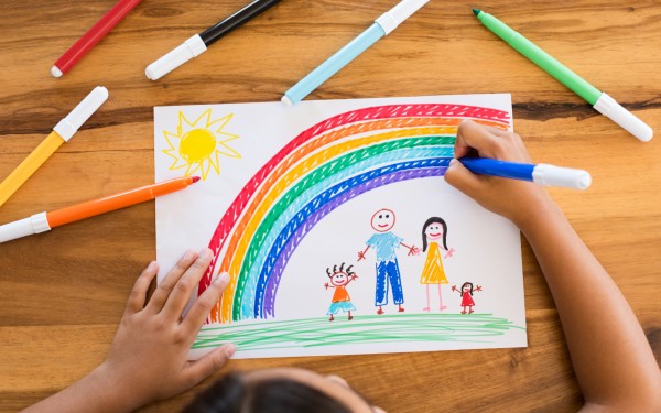 child drawing happy family